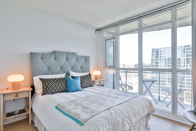 2015 - 21 Iceboat Terr, Condo with 1 bedrooms, 1 bathrooms and 1 parking in Toronto ON | Image 4