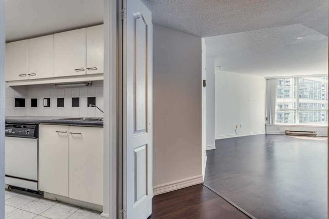 1700 - 38 Elm St, Condo with 1 bedrooms, 1 bathrooms and 0 parking in Toronto ON | Image 29