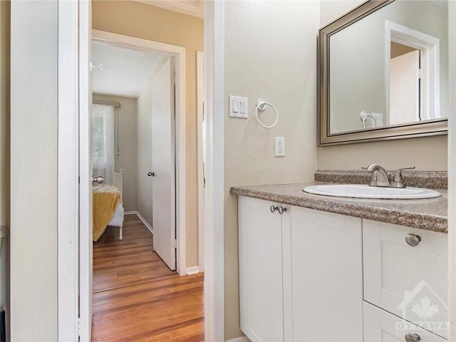 1965 Greenway Park Lane, Townhouse with 3 bedrooms, 2 bathrooms and 2 parking in Ottawa ON | Image 17