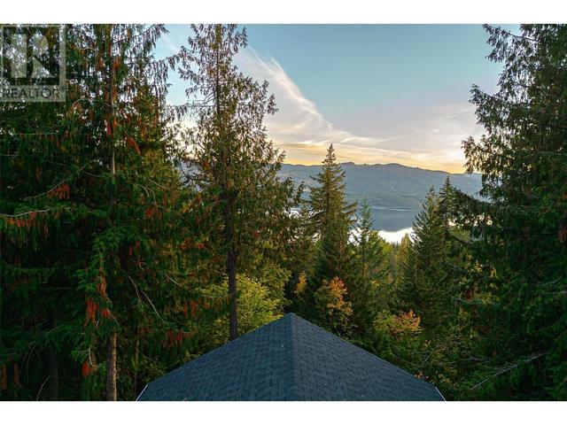 7418 Crowfoot Drive, House detached with 4 bedrooms, 3 bathrooms and null parking in Columbia Shuswap F BC | Image 42
