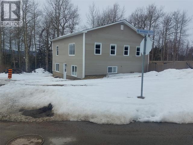1 Riverside Street E, House other with 4 bedrooms, 2 bathrooms and null parking in Glovertown NL | Image 2