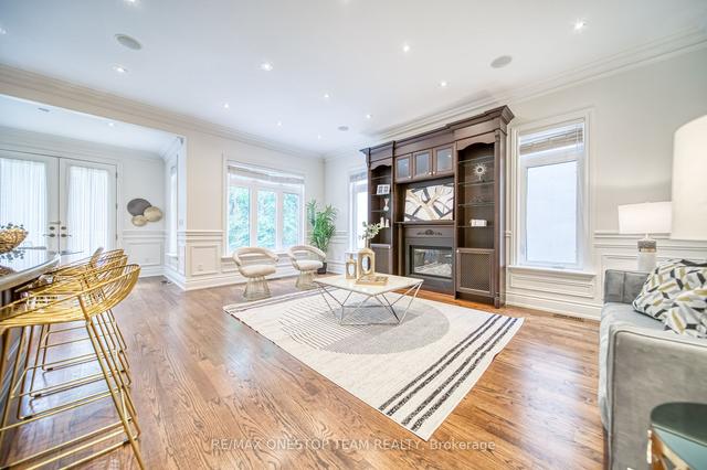 17 Kenneth Ave, House detached with 4 bedrooms, 5 bathrooms and 4 parking in Toronto ON | Image 34