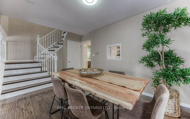 65 Lynnhaven Crt, House detached with 3 bedrooms, 2 bathrooms and 3 parking in Kitchener ON | Image 6