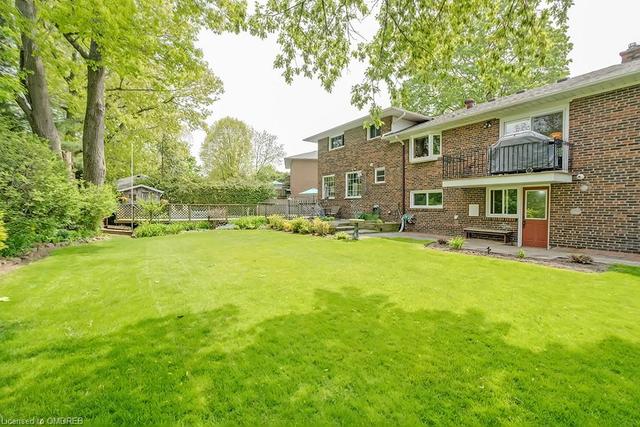 129 Sparling Court, House detached with 5 bedrooms, 2 bathrooms and 8 parking in Oakville ON | Image 25