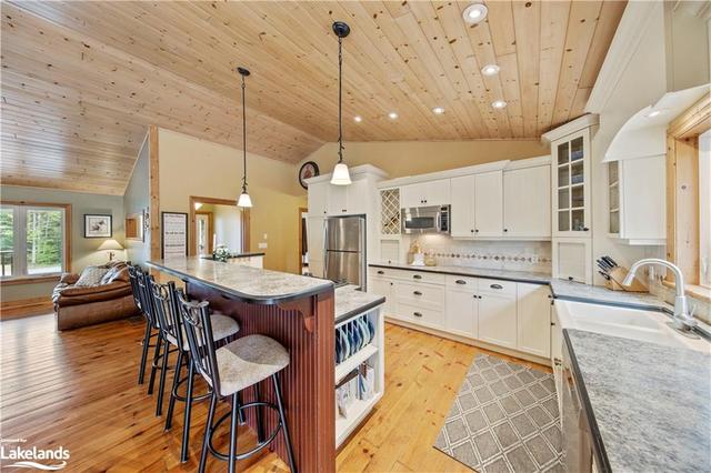 1140 Camel Lake Road, House detached with 6 bedrooms, 3 bathrooms and 22 parking in Muskoka Lakes ON | Image 45