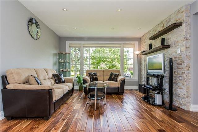 2 Canerouth Dr, House detached with 3 bedrooms, 2 bathrooms and 2 parking in Toronto ON | Image 4
