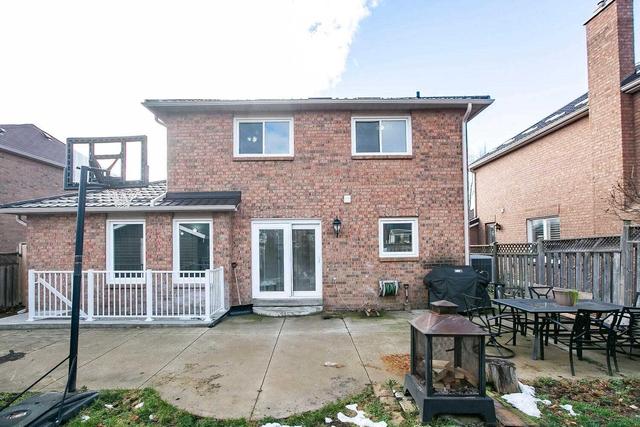 38 Brydon Cres, House detached with 3 bedrooms, 4 bathrooms and 6 parking in Brampton ON | Image 35