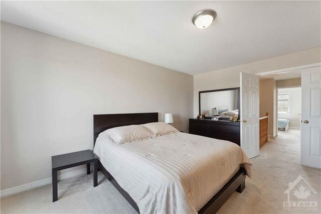 121 Kimberwick Crescent, Townhouse with 3 bedrooms, 3 bathrooms and 3 parking in Ottawa ON | Image 18