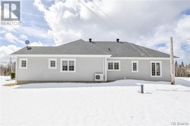 824 Centenaire Street, House detached with 3 bedrooms, 2 bathrooms and null parking in Paquetville NB | Image 8
