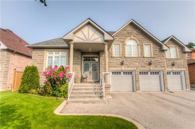66 Canterbury Crt, House detached with 3 bedrooms, 4 bathrooms and 8 parking in Richmond Hill ON | Image 1