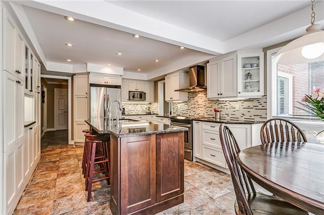 1013 Oak Meadow Rd, House detached with 4 bedrooms, 3 bathrooms and 2 parking in Oakville ON | Image 7