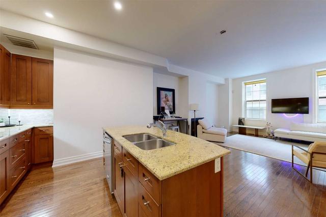 365 Adelaide St E, House detached with 3 bedrooms, 5 bathrooms and 2 parking in Toronto ON | Image 2
