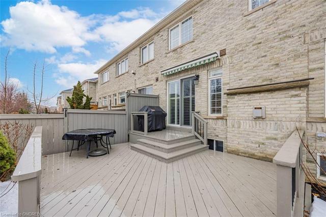th1 - 2295 Rochester Circle, House attached with 3 bedrooms, 2 bathrooms and 7 parking in Oakville ON | Image 22