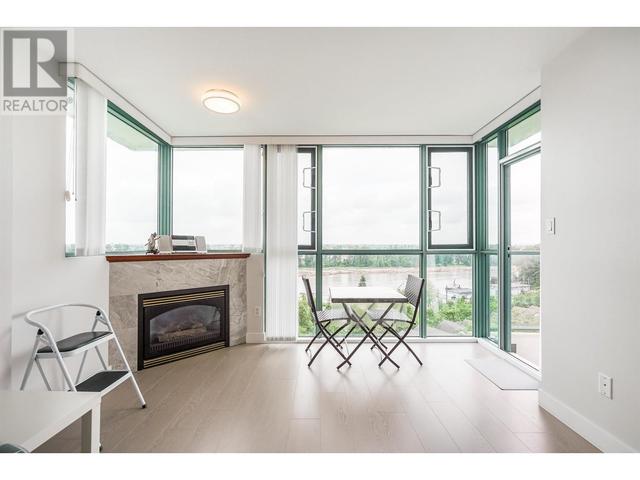 1107 - 2733 Chandlery Place, Condo with 2 bedrooms, 2 bathrooms and 2 parking in Vancouver BC | Image 3