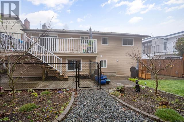 3992 Uplands Dr, House detached with 5 bedrooms, 2 bathrooms and 4 parking in Nanaimo BC | Image 36
