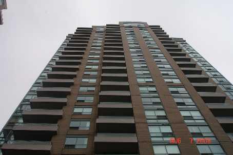 909 - 1 Pemberton Ave, Condo with 1 bedrooms, 1 bathrooms and 1 parking in Toronto ON | Image 1