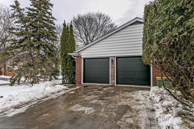 1327 Fairway Court, House detached with 4 bedrooms, 2 bathrooms and 4 parking in Burlington ON | Image 43