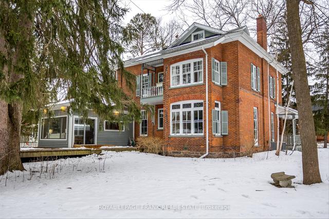 561 King St, House detached with 6 bedrooms, 2 bathrooms and 5 parking in Peterborough ON | Image 31