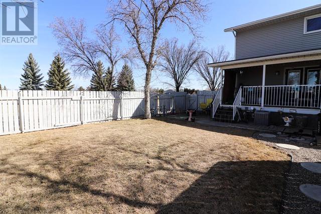 1950 1 Avenue Ne, Home with 4 bedrooms, 3 bathrooms and 3 parking in Medicine Hat AB | Image 34