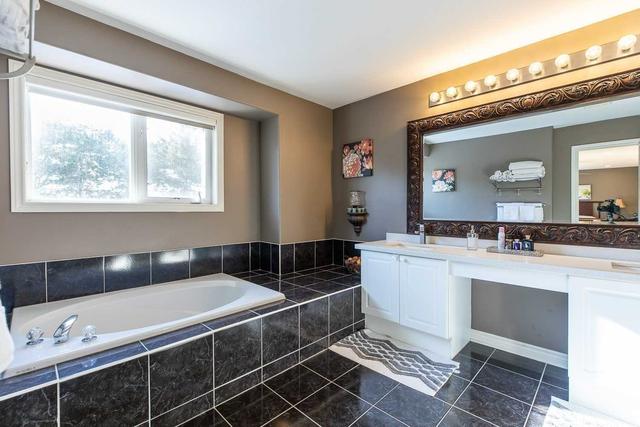 2825 Bushland Cres, House detached with 4 bedrooms, 6 bathrooms and 4 parking in Mississauga ON | Image 9
