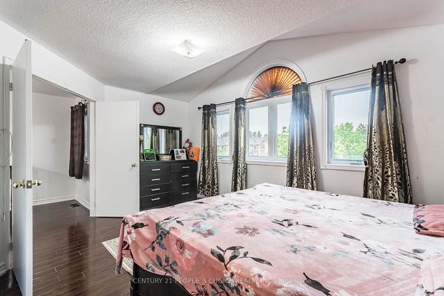 71 Ravenscliffe Crt, House detached with 4 bedrooms, 4 bathrooms and 6 parking in Brampton ON | Image 6