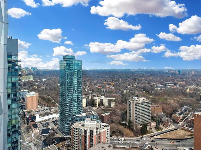 3207 - 8 Cumberland St, Condo with 2 bedrooms, 2 bathrooms and 1 parking in Toronto ON | Image 27