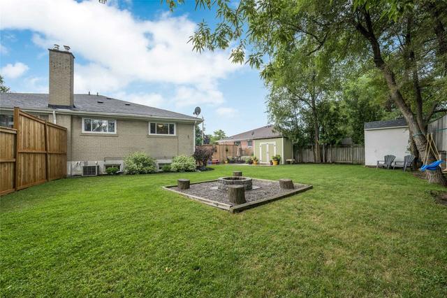157 Raylawn Cres, House semidetached with 3 bedrooms, 2 bathrooms and 6 parking in Halton Hills ON | Image 16