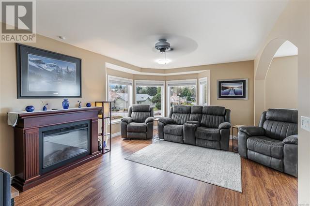 3960 Excalibur St, House other with 2 bedrooms, 2 bathrooms and 2 parking in Nanaimo BC | Image 3