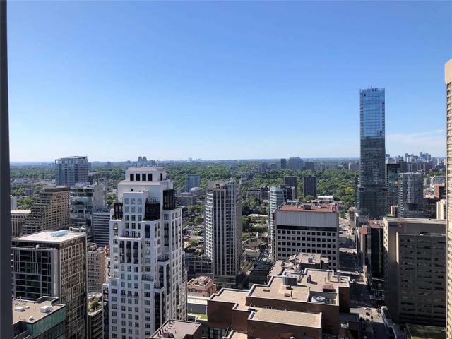 4010 - 1080 Bay St, Condo with 2 bedrooms, 2 bathrooms and 1 parking in Toronto ON | Image 6