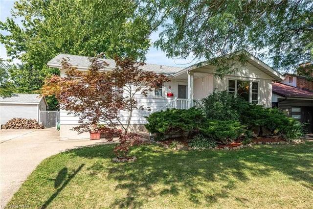 9 Silverdale Dr, House detached with 3 bedrooms, 2 bathrooms and 8 parking in St. Catharines ON | Image 12