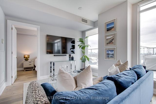 710 - 835 St. Clair Ave W, Condo with 2 bedrooms, 2 bathrooms and 1 parking in Toronto ON | Image 5