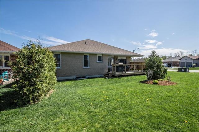 100 Hartwood Crescent, House detached with 5 bedrooms, 3 bathrooms and 6 parking in Greater Napanee ON | Image 46
