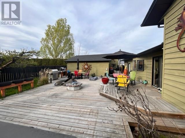 8304 Jubilee Road E, House detached with 3 bedrooms, 1 bathrooms and 6 parking in Summerland BC | Image 7