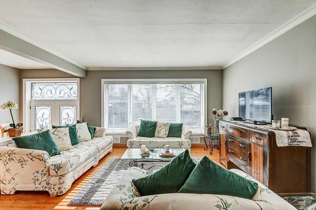 108 George Anderson Dr, House detached with 3 bedrooms, 2 bathrooms and 3 parking in Toronto ON | Image 5