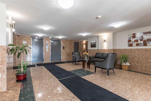 1106 - 30 Chapman Crt, Condo with 2 bedrooms, 2 bathrooms and 1 parking in London ON | Image 17
