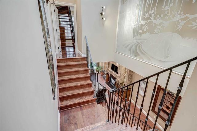 329 Lippincott St, House detached with 4 bedrooms, 4 bathrooms and 2 parking in Toronto ON | Image 6