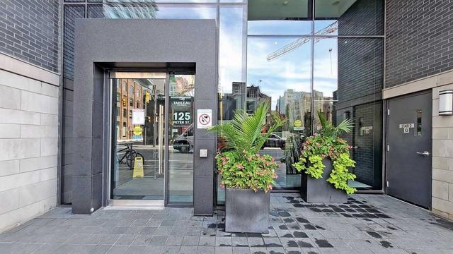 2509 - 125 Peter St, Condo with 2 bedrooms, 1 bathrooms and 1 parking in Toronto ON | Image 12