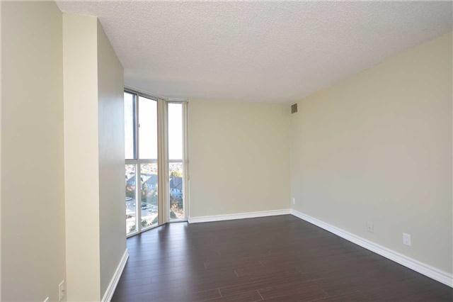 905 - 25 Trailwood Dr, Condo with 2 bedrooms, 2 bathrooms and 1 parking in Mississauga ON | Image 8