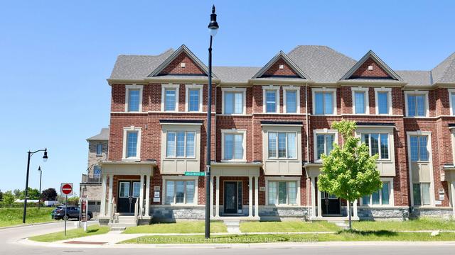 52 Brushwood Dr, House attached with 4 bedrooms, 4 bathrooms and 3 parking in Brampton ON | Image 1