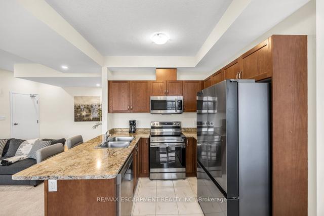 69 - 383 Dundas St, Condo with 2 bedrooms, 3 bathrooms and 2 parking in Hamilton ON | Image 3