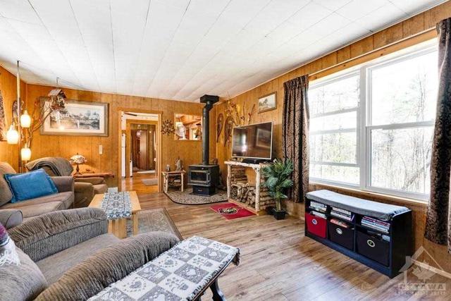 1018 Lodge Rd, House detached with 2 bedrooms, 1 bathrooms and 4 parking in North Frontenac ON | Image 30