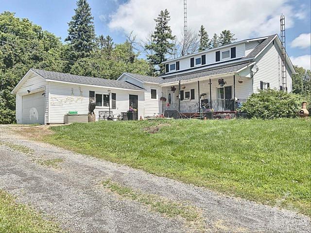 11247 County Rd 3 Road, House detached with 3 bedrooms, 2 bathrooms and 12 parking in North Dundas ON | Image 23