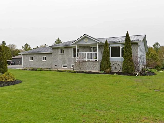 443 County Road 40 Rd, House detached with 2 bedrooms, 3 bathrooms and 12 parking in Douro Dummer ON | Image 1