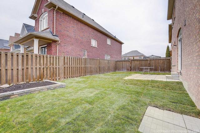 246 Karl Rose Tr, House detached with 4 bedrooms, 4 bathrooms and 6 parking in Newmarket ON | Image 17
