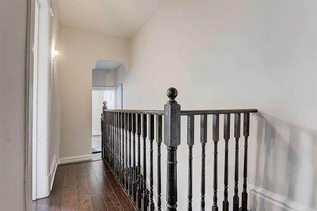 542 Manning Ave, House semidetached with 3 bedrooms, 4 bathrooms and 2 parking in Toronto ON | Image 10