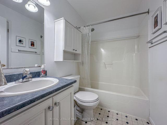 452 Mccallum St, House semidetached with 2 bedrooms, 3 bathrooms and 4 parking in Kingston ON | Image 8