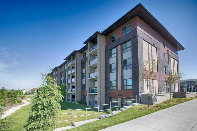 113 - 25 Kay Cres, Condo with 2 bedrooms, 2 bathrooms and 1 parking in Guelph ON | Image 1