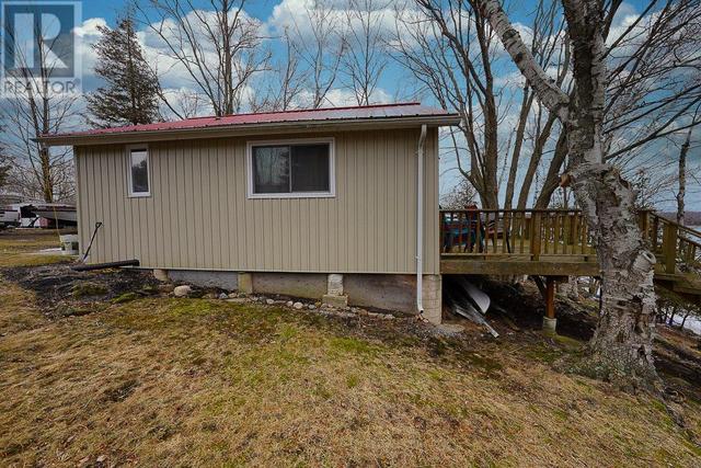 3515 Buck Point Road, Home with 1 bedrooms, 1 bathrooms and null parking in South Frontenac ON | Image 3