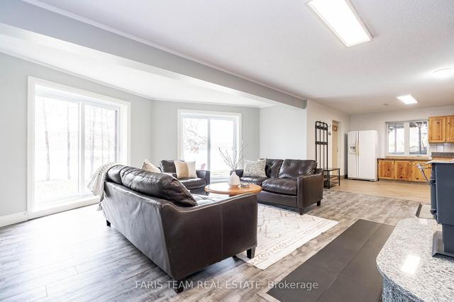 1 Blue Jay Crt, House detached with 3 bedrooms, 3 bathrooms and 8 parking in Tiny ON | Image 9