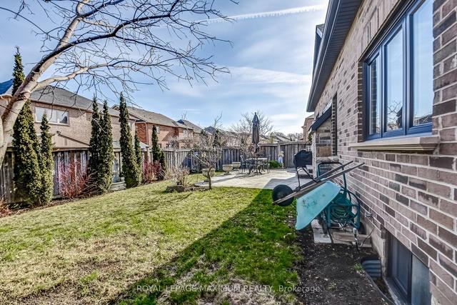 35 Eiffel Blvd, House detached with 3 bedrooms, 3 bathrooms and 4 parking in Brampton ON | Image 31